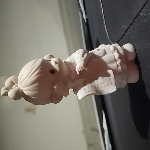 1992 Precious moments Porcelain Figurine - Picture 3 of 5